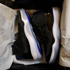 SOLD: Deadstock Retro Air Jordan Space Jam 11